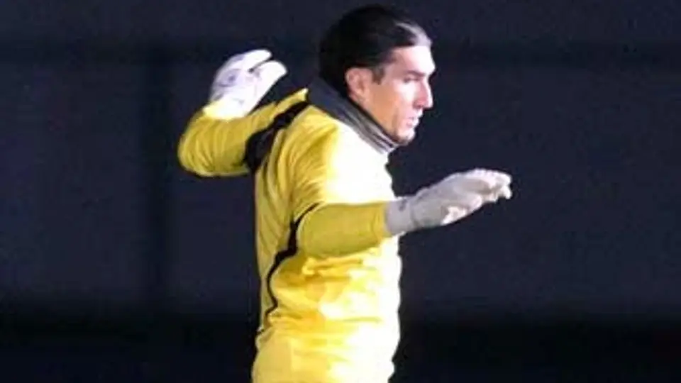 Pinto renueva con Barcelona, una temporada más