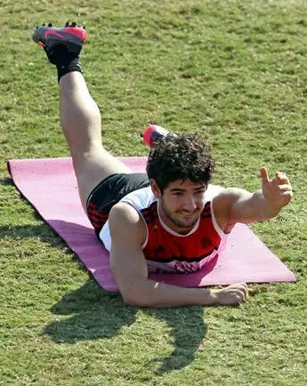 Pato irá al PSG sólo si el Milán ficha a Tévez