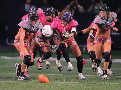 El Lingerie Football League se presentó en el Palacio de los Deportes | ULISES BRAVO