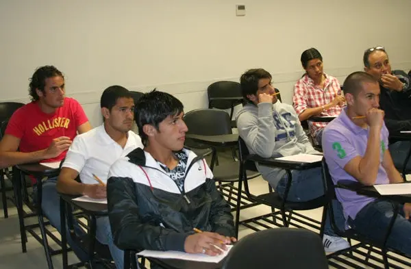Jóvenes de Tigres continuarán su preparación universitaria