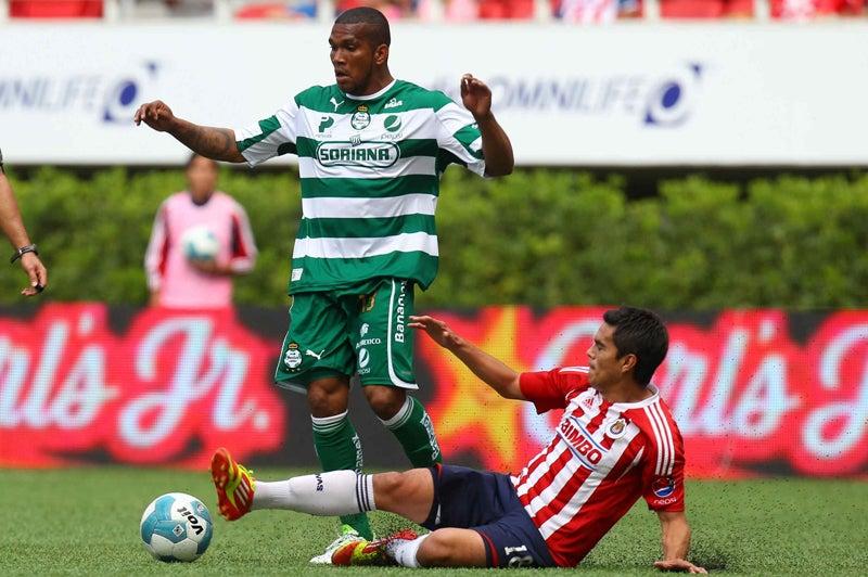 Chivas recibe a Santos en la Jornada 8. FOTO: MEXSPORT