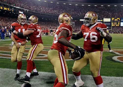 San Francisco consigue sufrido triunfo 36-32 sobre Santos