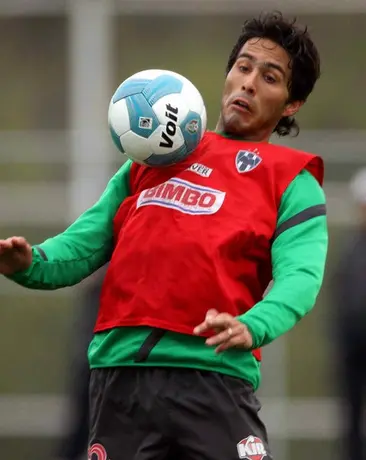 De Nigris dice que conoce casi a la perfección a Suazo