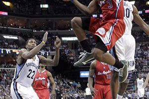 Clippers remontan y se imponen a Grizzlies