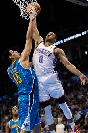Ayón brilló en la caída de Hornets 91-101 frente a Oklahoma City