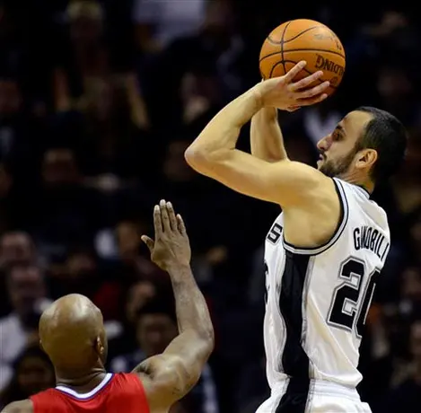 Manu Ginóbili será operado de la mano izquierda por fractura