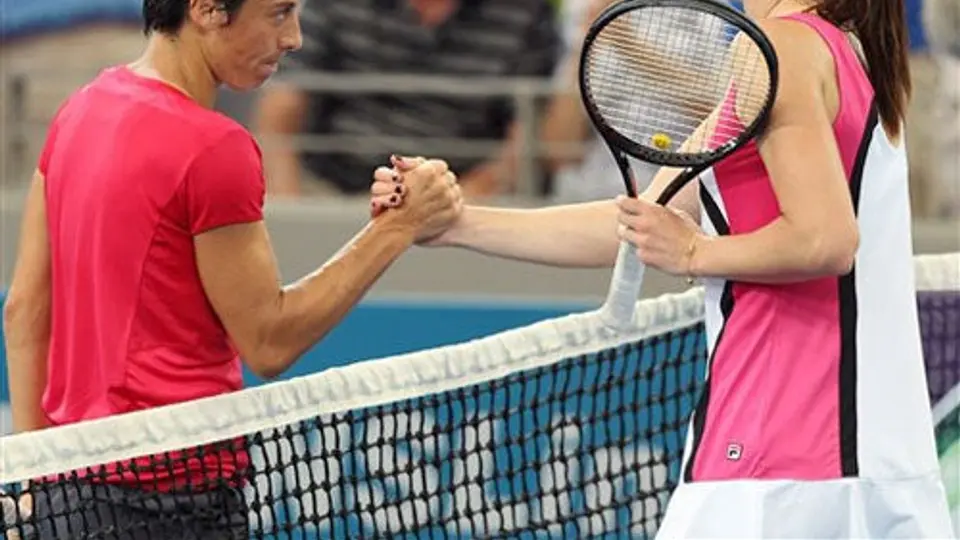Schiavone se impone a Stosur en Sidney