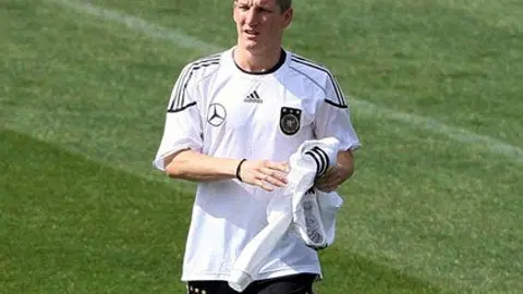 Alemania enfrentará a Francia sin Schweinsteiger