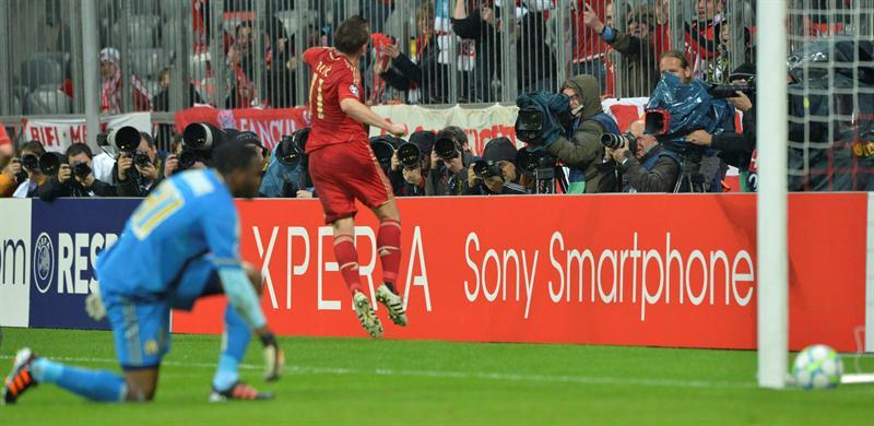 Ivica Olic celebra su gol. FOTO; EFE