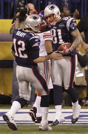 Brady fija récord de pases completos consecutivos en Super Bowl