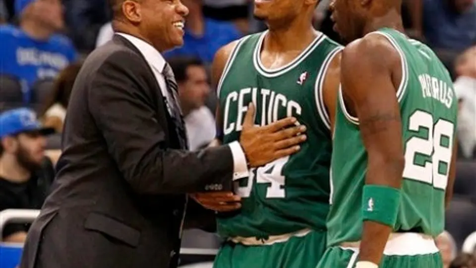 Boston remonta y vence 91-83 a Orlando