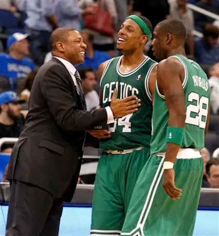 Boston remonta y vence 91-83 a Orlando