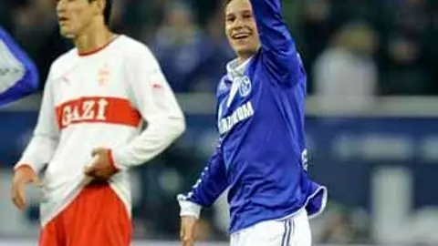 Con el Maza en la cancha, Stuttgart cae ante el Schalke