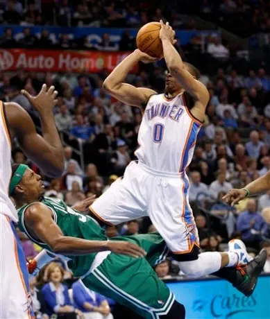 Thunder vence a Celtics y acumula once triunfos al hilo en casa