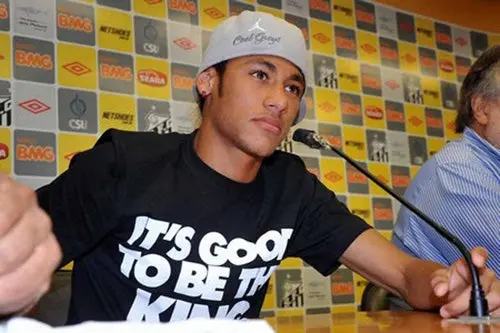 Neymar graba anuncio en Barcelona, y se habría reunido con ejecutivo del club
