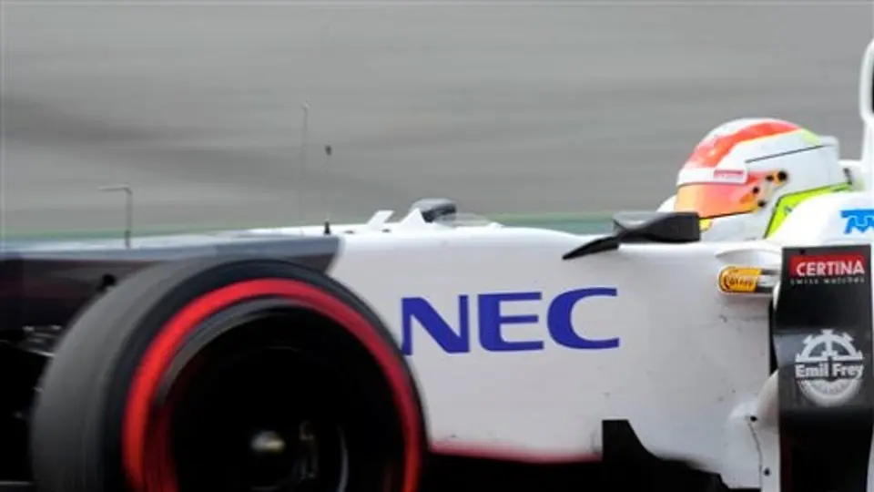Checo termina 15 en P1 de Melbourne