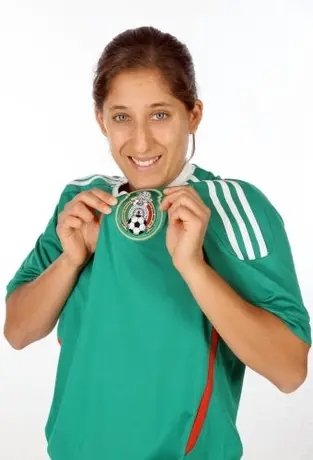 Teresa Noyola anhela cumplir más metas con el Tri femenil