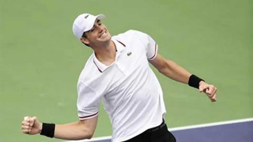 Isner sorprende a Djokovic y avanza a la Final de Indian Wells