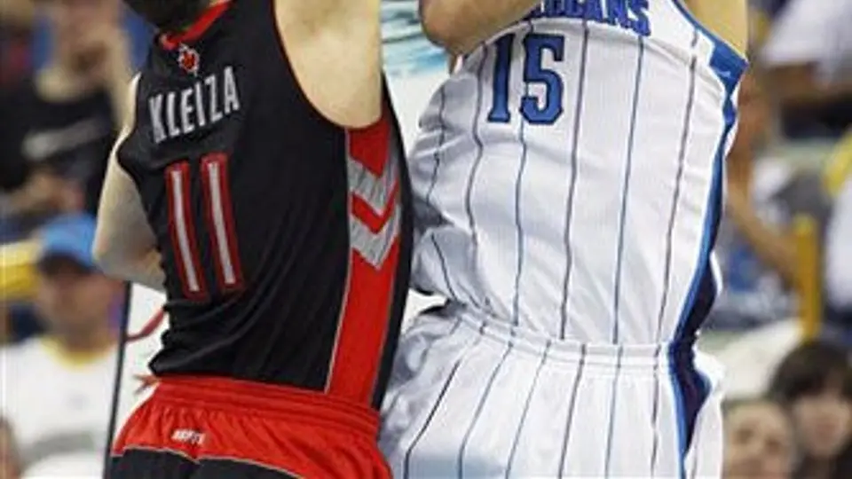 Ayón juega más de 25 minutos en la derrota de los Hornets ante Raptors