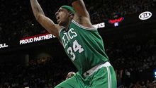 Pierce guía a Celtics en la victoria sobre Hawks