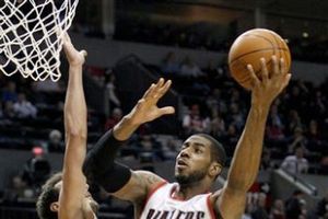 Con Ayón de titular, Hornets cae ante los Trail Blazers