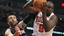 Termina la racha de Chicago al caer 94-109 ante Hawks