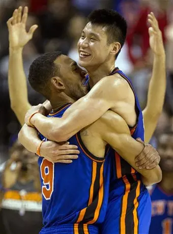 Lin encesta la canasta del triunfo en la victoria de Knicks