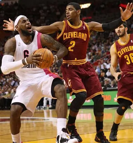 Irving sufre conmoción cerebral