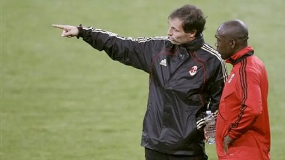 Allegri renueva su contrato como entrenador del Milan