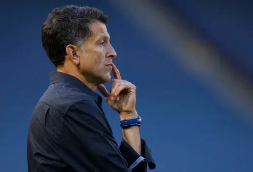Osorio reitera que aceptaría oferta para dirigir a Colombia