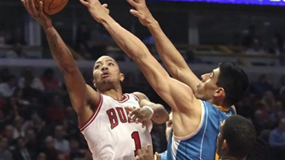 Ayón consigue 5 puntos en la derrota ante Bulls