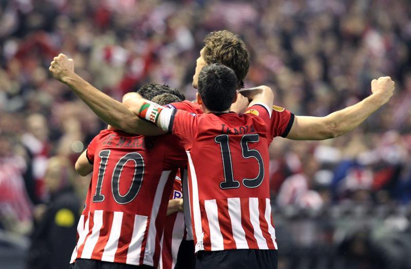 El Athletic contó con los goles de Llorente y  Marcos Arana con desvío de Evans. FOTO: EFE