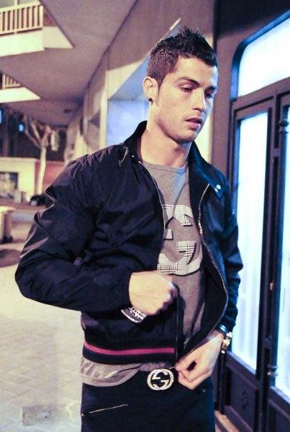 Cristiano Ronaldo tuvo que retirarse sin su vehículo. FOTO: Grosby Group