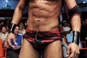 Dragón Rojo Jr. retiene su título Mundial Medio del CMLL