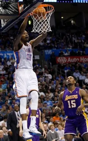De la mano de Durant, Thunder vence a Lakers