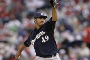 Yovani Gallardo consigue victoria para Milwaukee