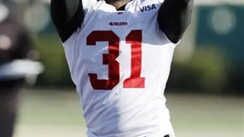 NFL indica que el golpe de casco de Whitner a Thomas fue legal