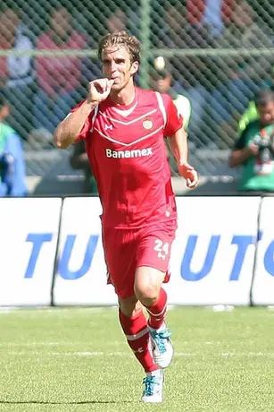 Alonso agradece a sus compañeros por servicios de gol
