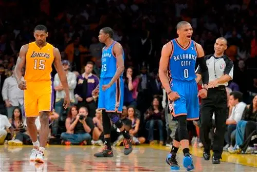 Thunder elimina a Lakers en 5 juegos