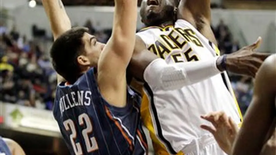 Indiana derrota 99-77 a Bobcats