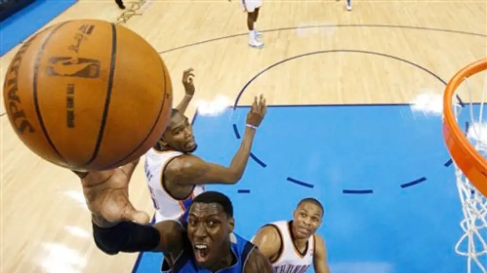 Oklahoma City derrota a Mavericks