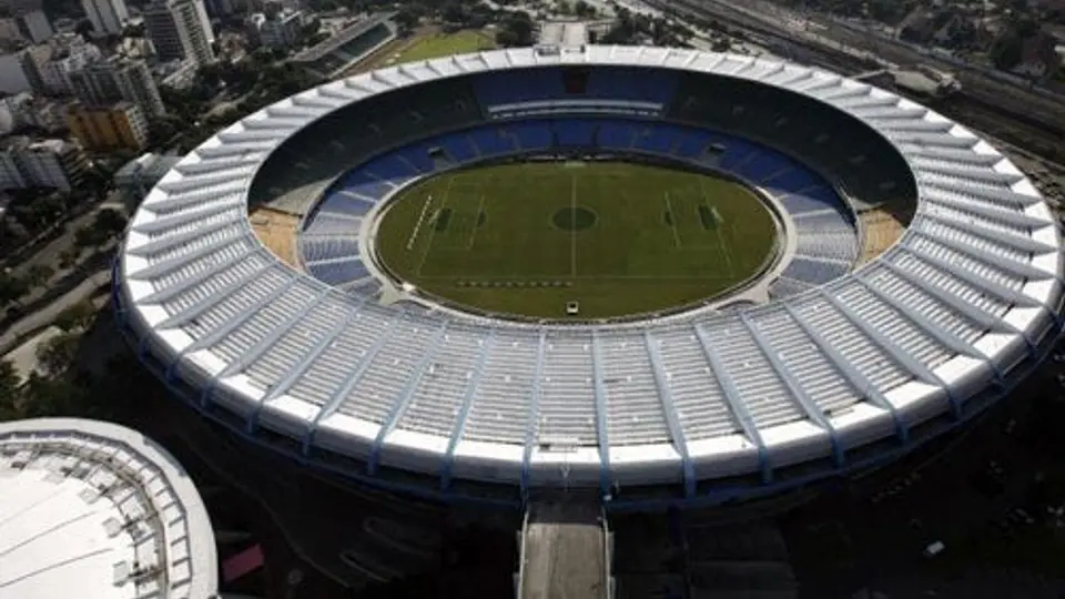FIFA exige que se venda cerveza en estadios de Brasil 2014
