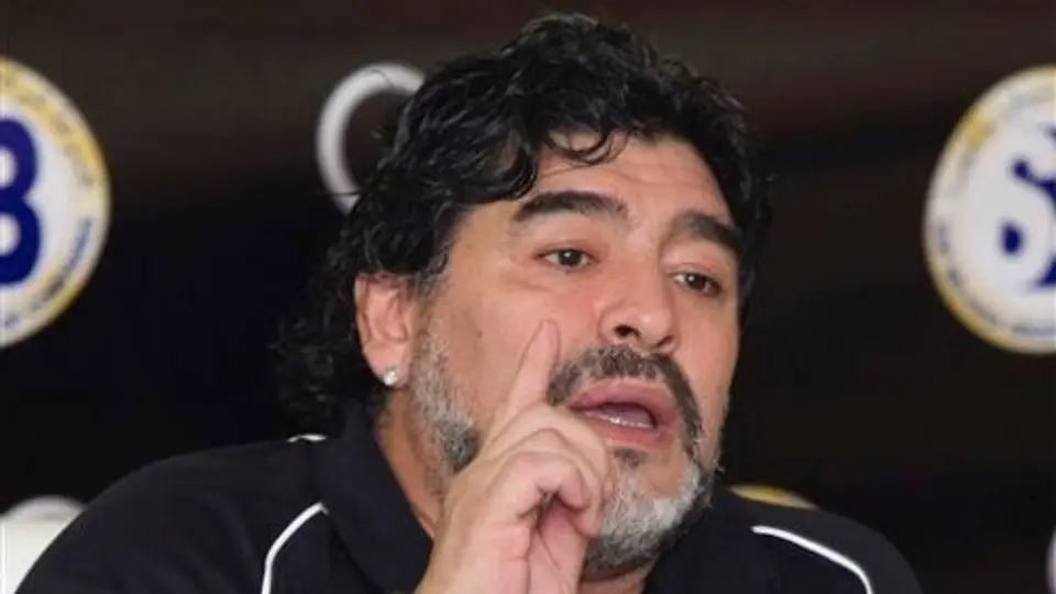 Maradona sale del hospital tras ser operado