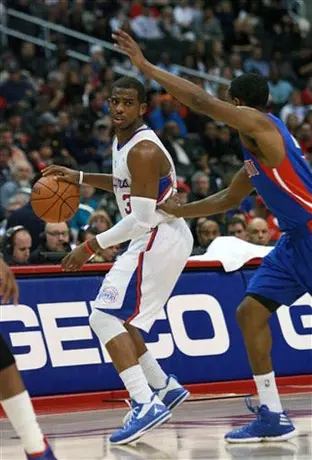 Clippers se imponen a Pistons en Tiempo Extra