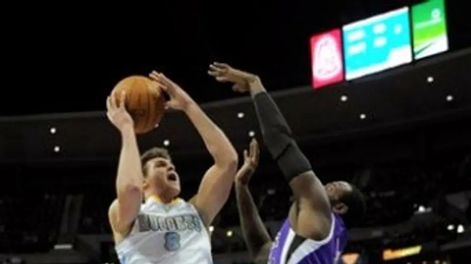 Los Nuggets aplastaron 110-83 a los Kings de Sacramento
