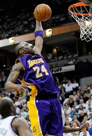 Lakers mantiene la hegemonía sobre Minnesota
