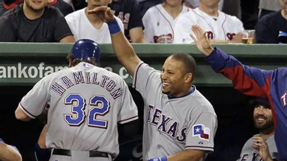 Rangers apalean a Medias Rojas