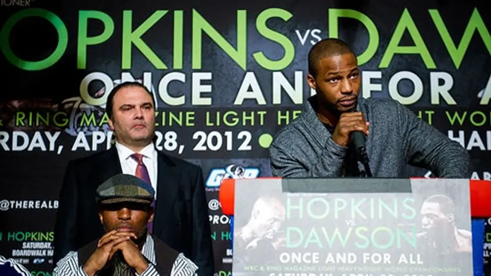 Hopkins asegura triunfo sobre Dawson