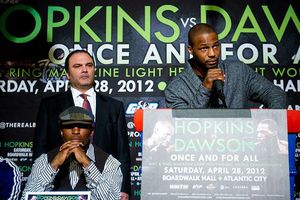 Hopkins asegura triunfo sobre Dawson