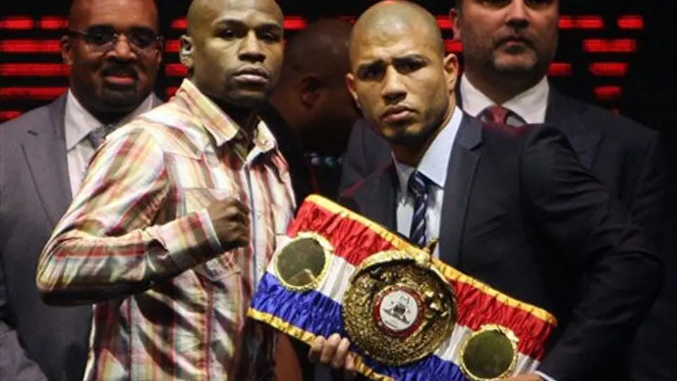Cotto va por el invicto de Mayweather